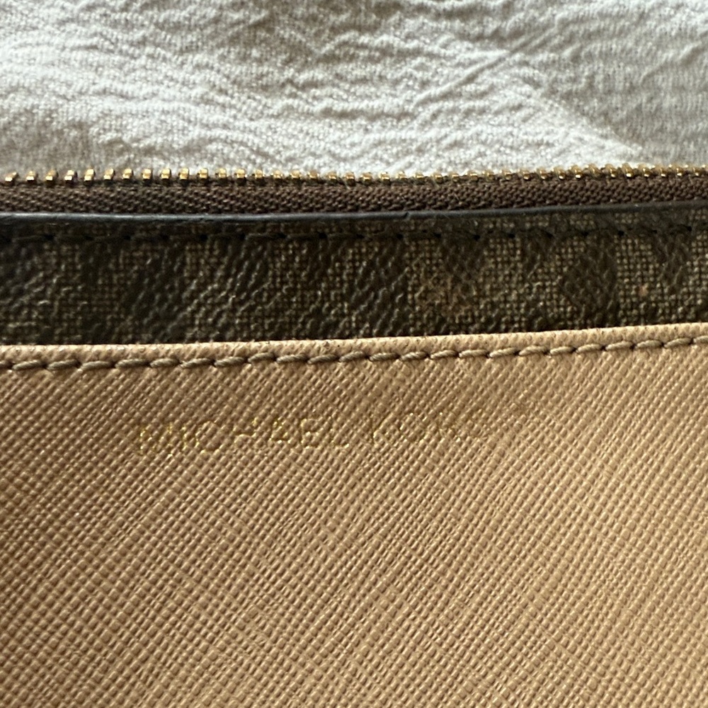 Michael Kors Double Zip Wristlet Wallet - Picture 2 of 7